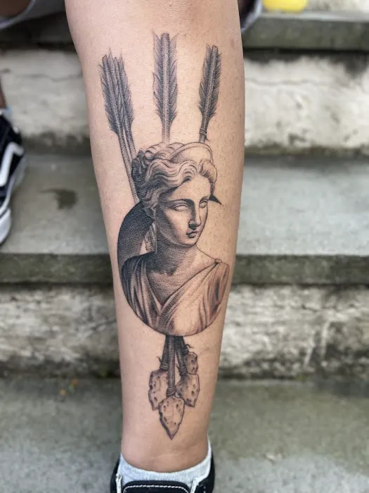 Sovereign Gallery & Tattoo Studio 6