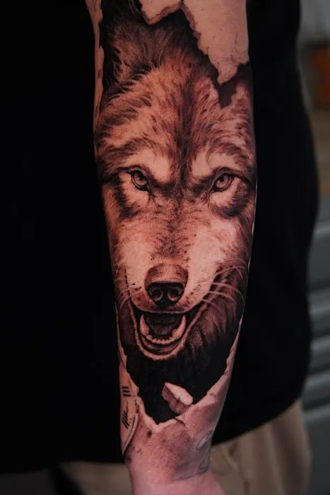 Sovereign Gallery & Tattoo Studio 7