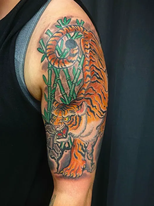 Beacon Tattoo & Piercings 4