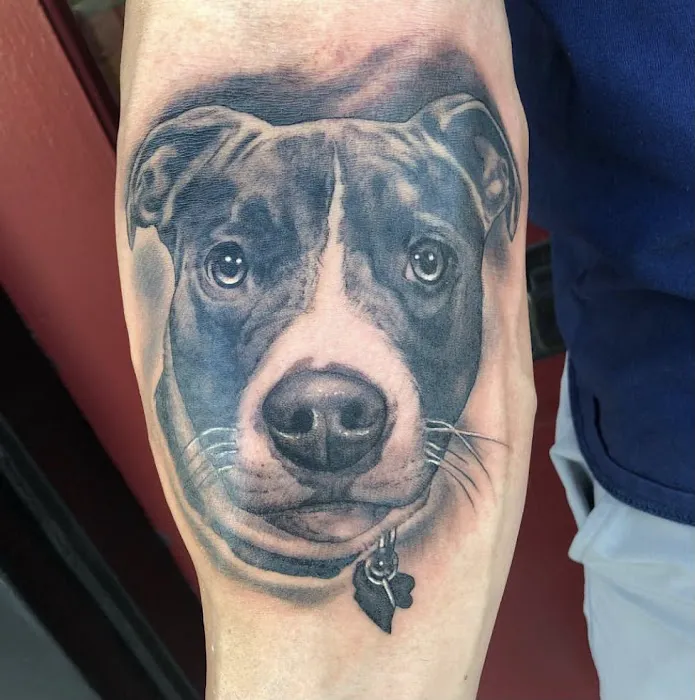 Ink Side Out Tattoo Lounge 4