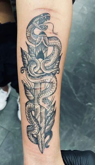Cliff's Tattoo Inc 5