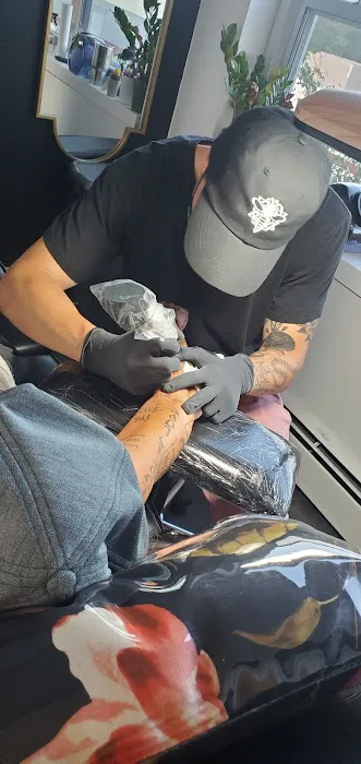 Bee Inked tattoo parlor 4