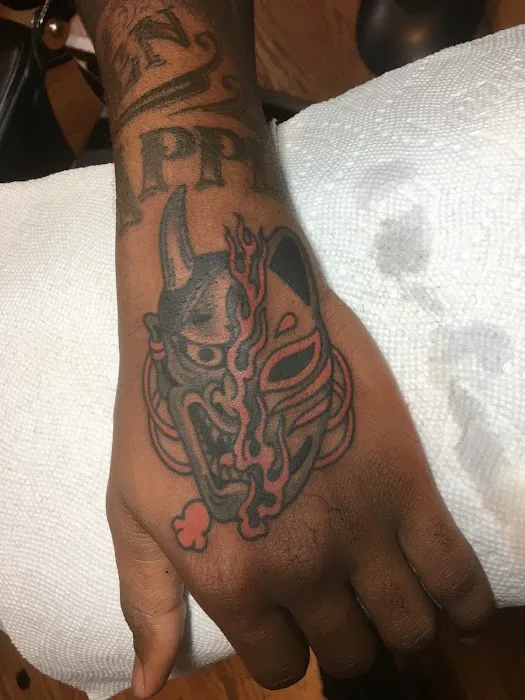 Lakeside Tattoo Studio 7