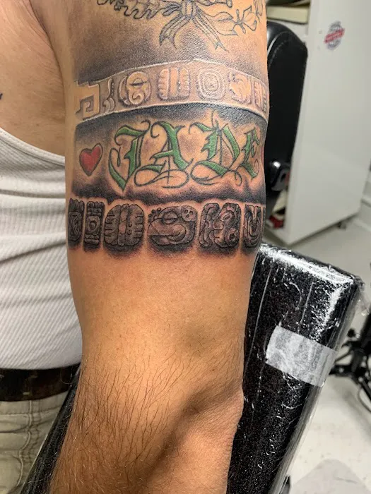 Good Looks Social Tattoo Club 4