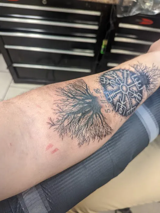 Euphoria Ink Tattoo Studio and Body piercing 1