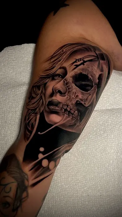 Botero Tattoo Studio 4