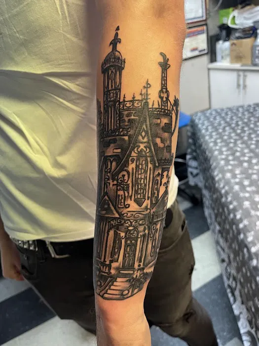 House of 1000 Tattoos 5