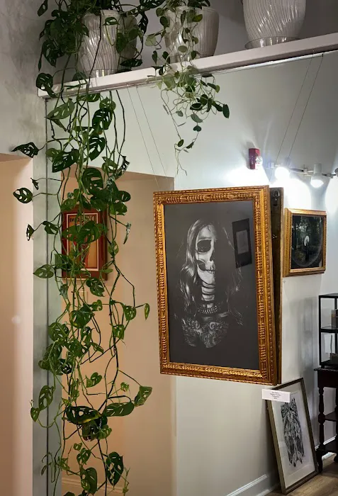 Pia's Tattoo & Art Gallery 8