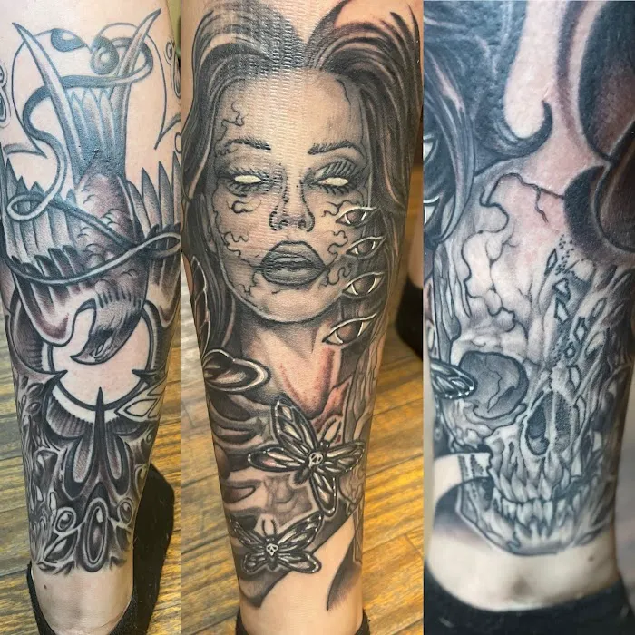 Golden Hammer Tattoo Studios 9