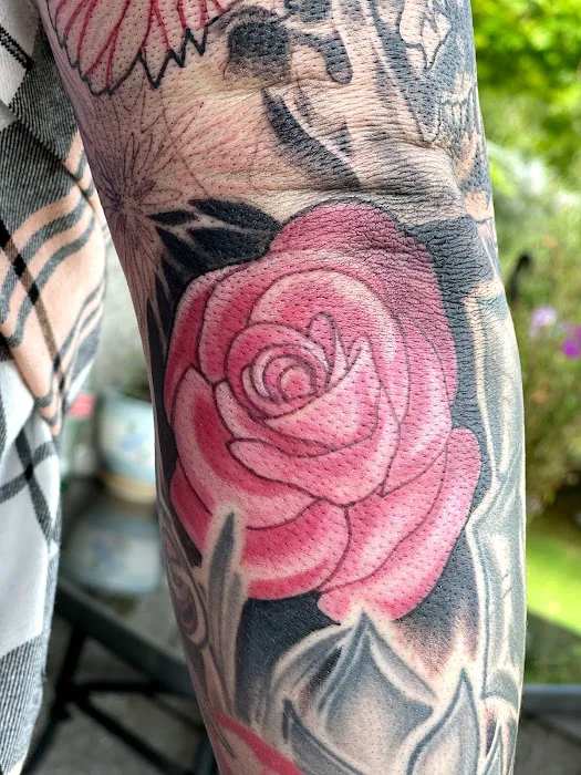 Golden Hammer Tattoo Studios 6