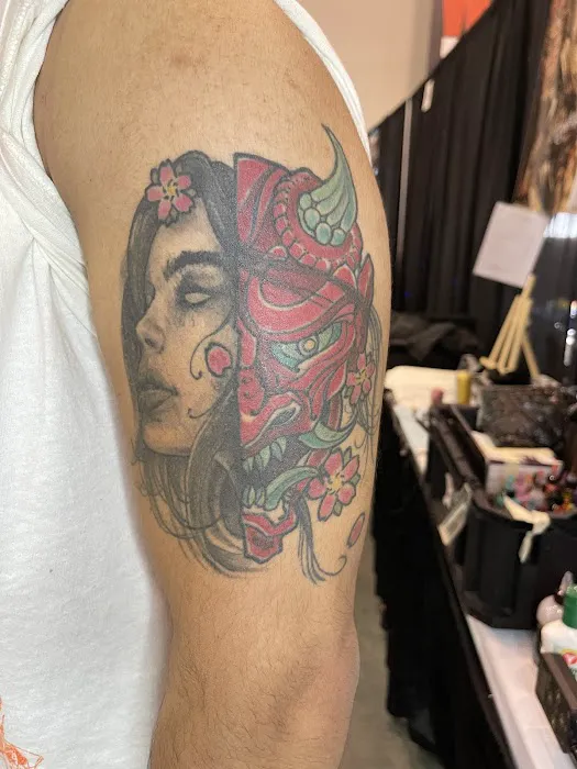 Golden Hammer Tattoo Studios 4