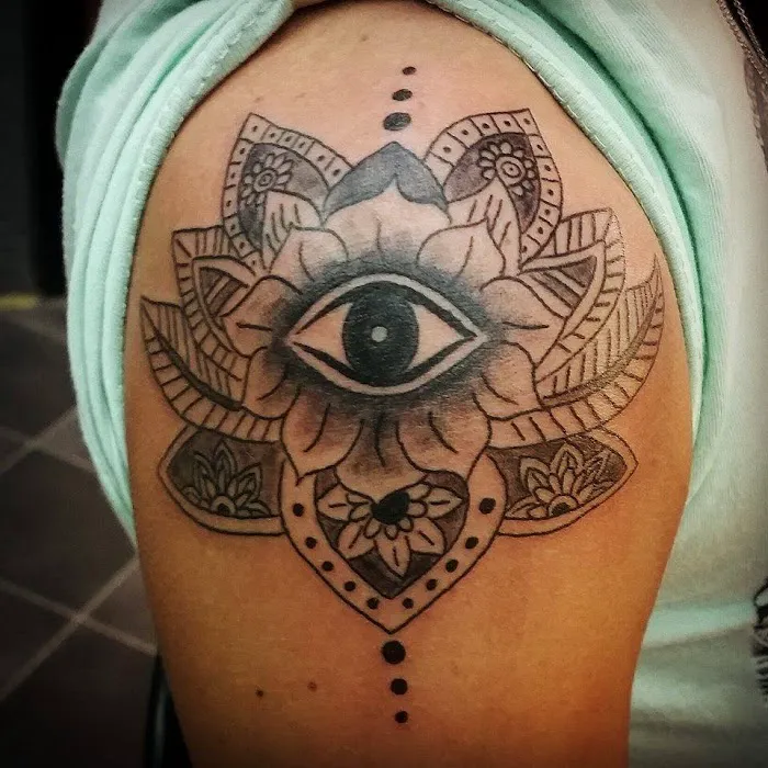 Caesar's Under Your Skin Tattoo & Piercing 6