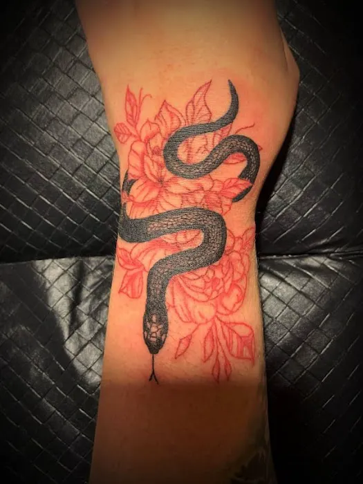 Caesar's Under Your Skin Tattoo & Piercing 7