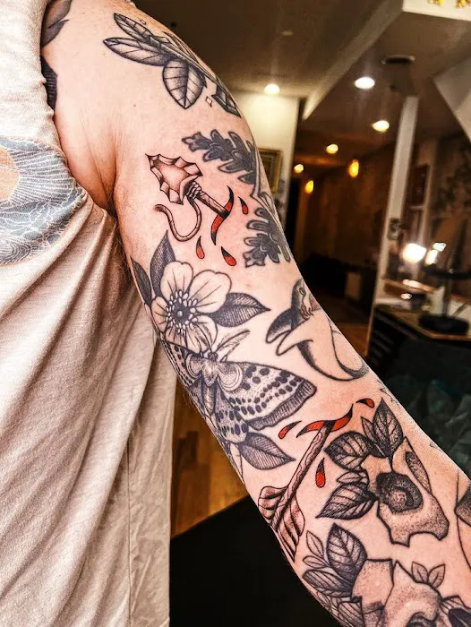 Golden Fleece Tattoo & Piercing 0