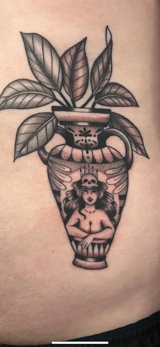 Golden Fleece Tattoo & Piercing 2
