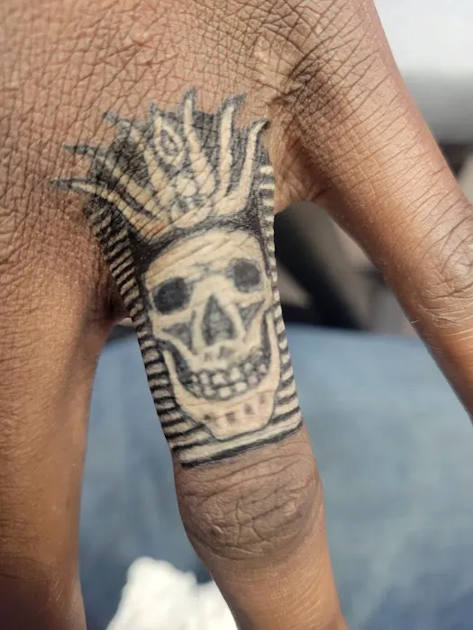 Dark Horse Tattoo and Piercing 4