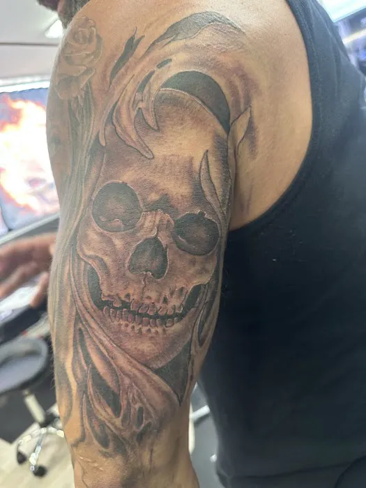 Ken's tattoo and body piercing 8