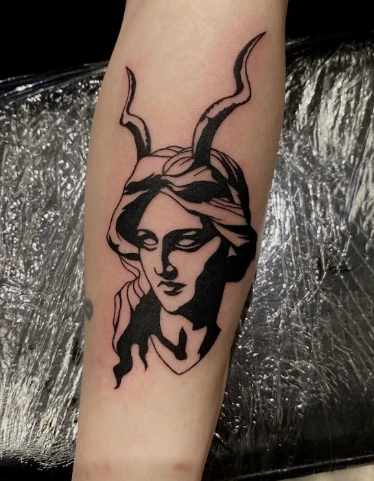 Creative Ink Tattoo Studio 7