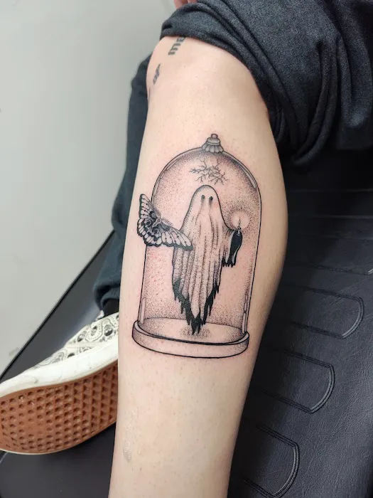 Ithaca Piercing & Tattoo 8