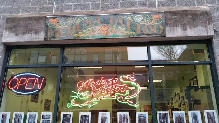 Medusa Tattoo Studio 3