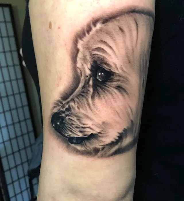 Black Royale Tattoo Studio 8