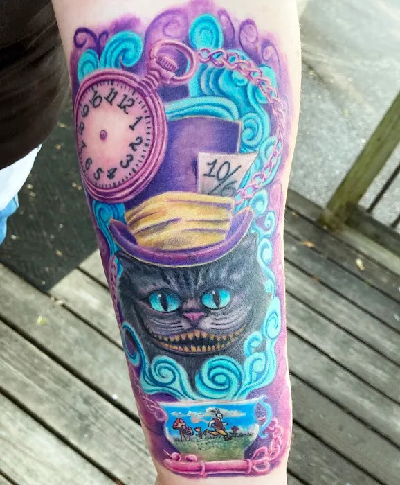 NeckBoneInk Tattoo&Gallery 7