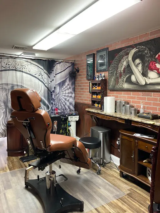 NeckBoneInk Tattoo&Gallery 1
