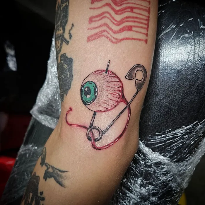 i Am Art Tattoo & Piercing 8