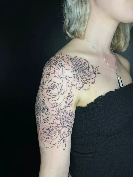 XI XI Tattoo Studio 6