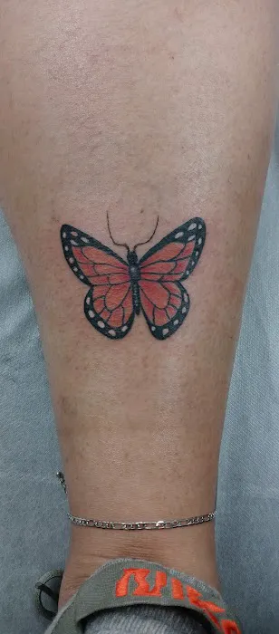 J R's Tattoo & Body Piercing 4