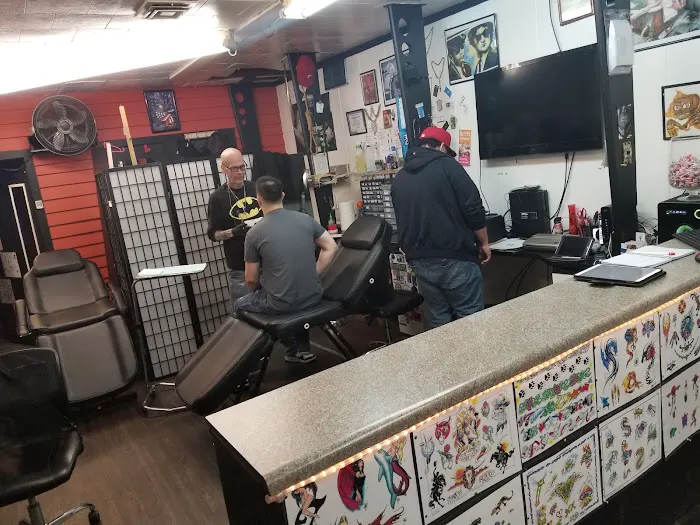 Inked In 2 Tattoo & Piercing Studio 5