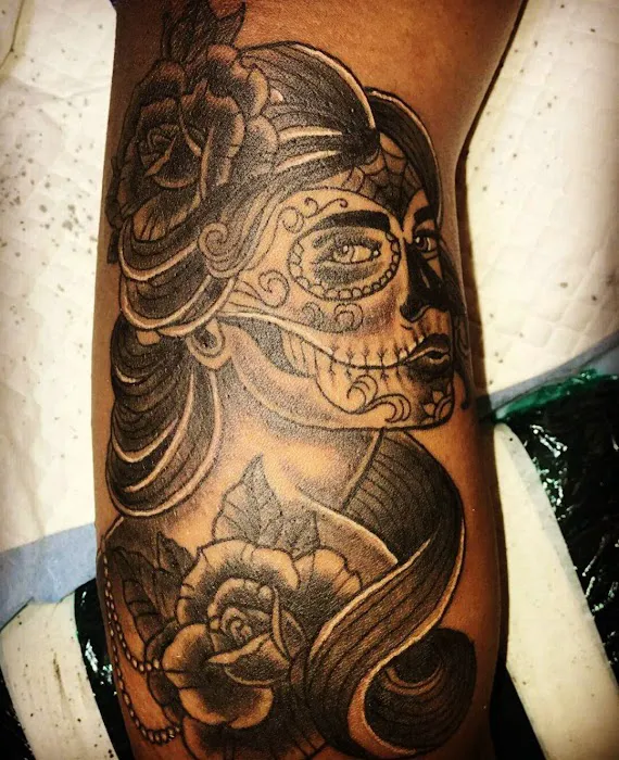 Inked In 2 Tattoo & Piercing Studio 7