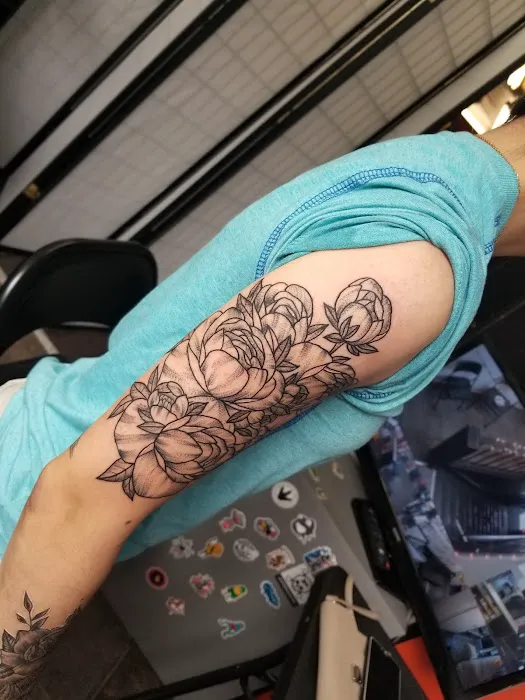 Inked In 2 Tattoo & Piercing Studio 9