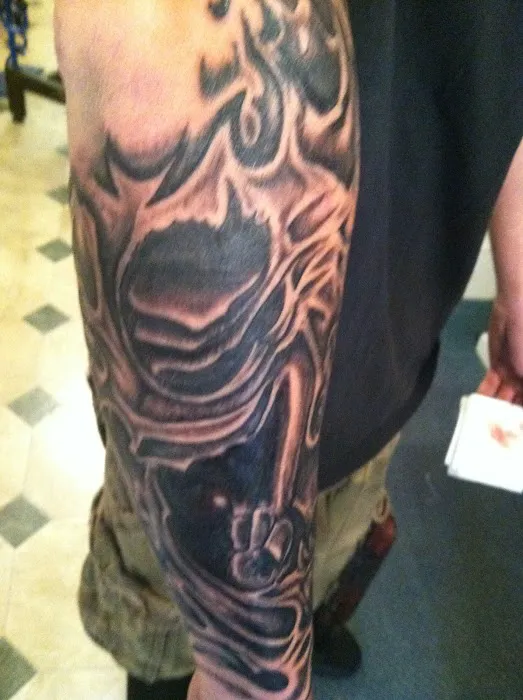 Elusive Arts Gallery (Tattoo Studio) 3