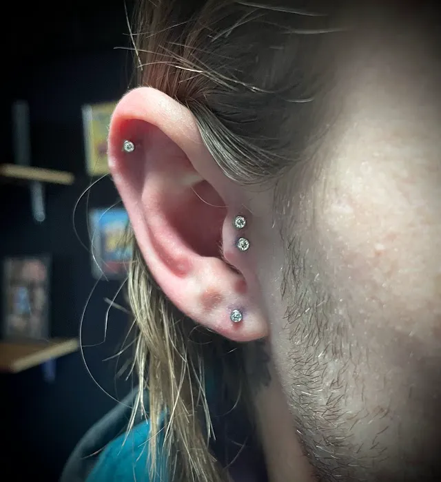 Knuckles & Needles Tattoo Parlor 5