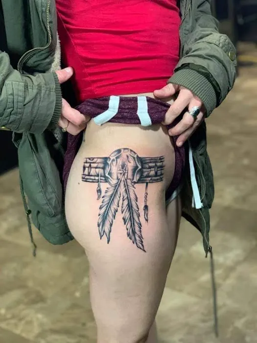 Knuckles & Needles Tattoo Parlor 3
