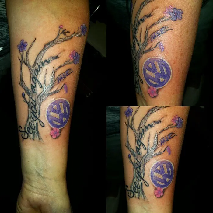 Axonic Inkworks Custom Tattoo Studio 5