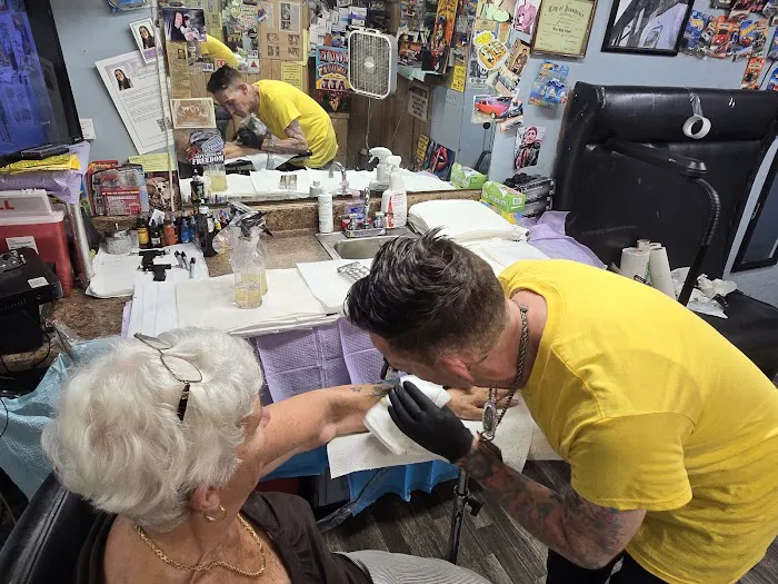 Kabloom Tattoo Studio 2