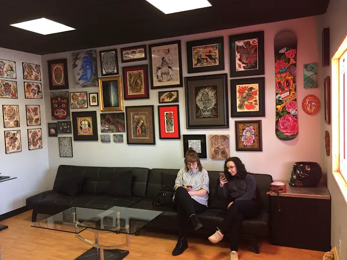 Darkstar Tattoo and Body Piercing 8