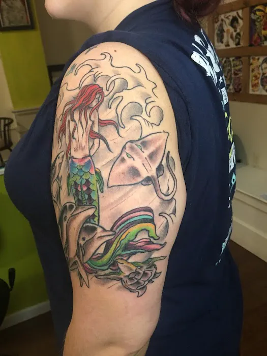 Wolf & Bee Tattoo 0