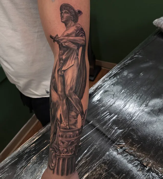 The Hidden Gem Private Tattoo Studio 6