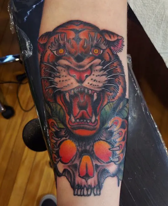 Ideal Americana Tattoo Company 6