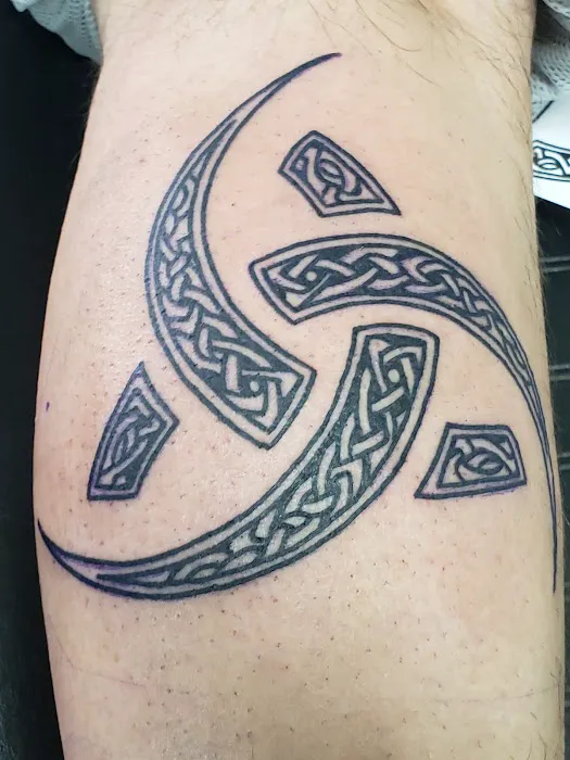Scallywags Tattoo / Skin Graff 6