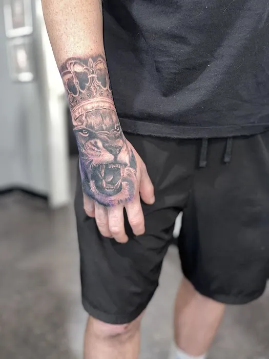 League of Rebels Private Tattoo Studio 8