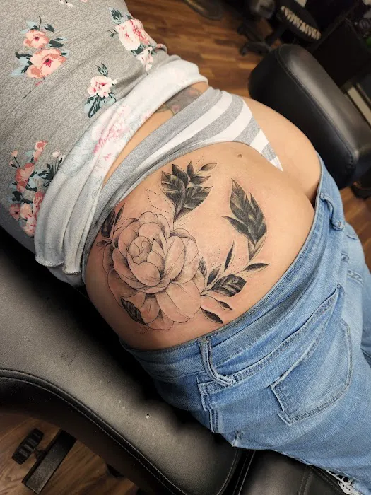 UYS | Under Your Skin Tattoos and Piercings 5