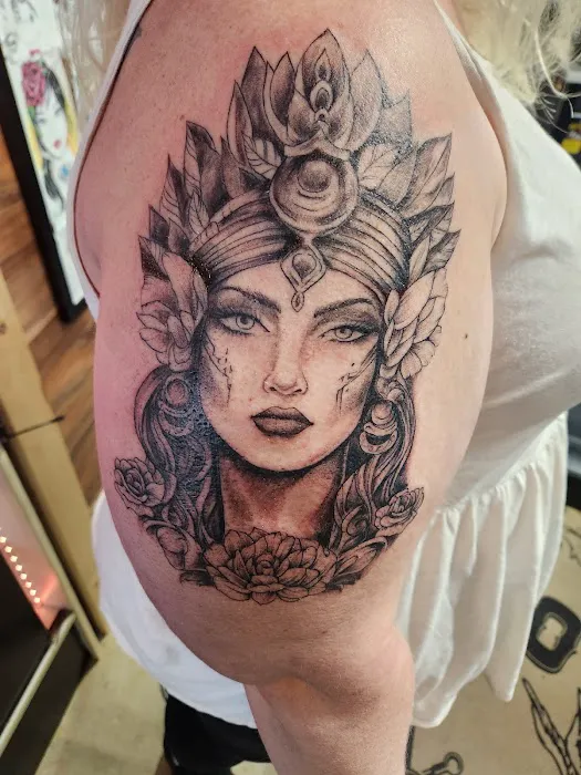 UYS | Under Your Skin Tattoos and Piercings 4