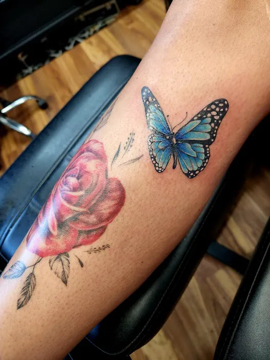 UYS | Under Your Skin Tattoos and Piercings 7