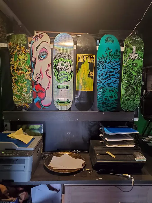 The Creature's Den tattoos, piercing and more 0