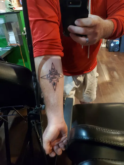 The Creature's Den tattoos, piercing and more 7