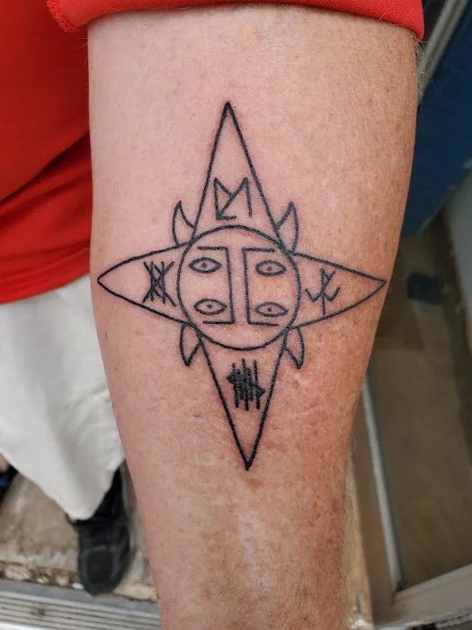 The Creature's Den tattoos, piercing and more 6